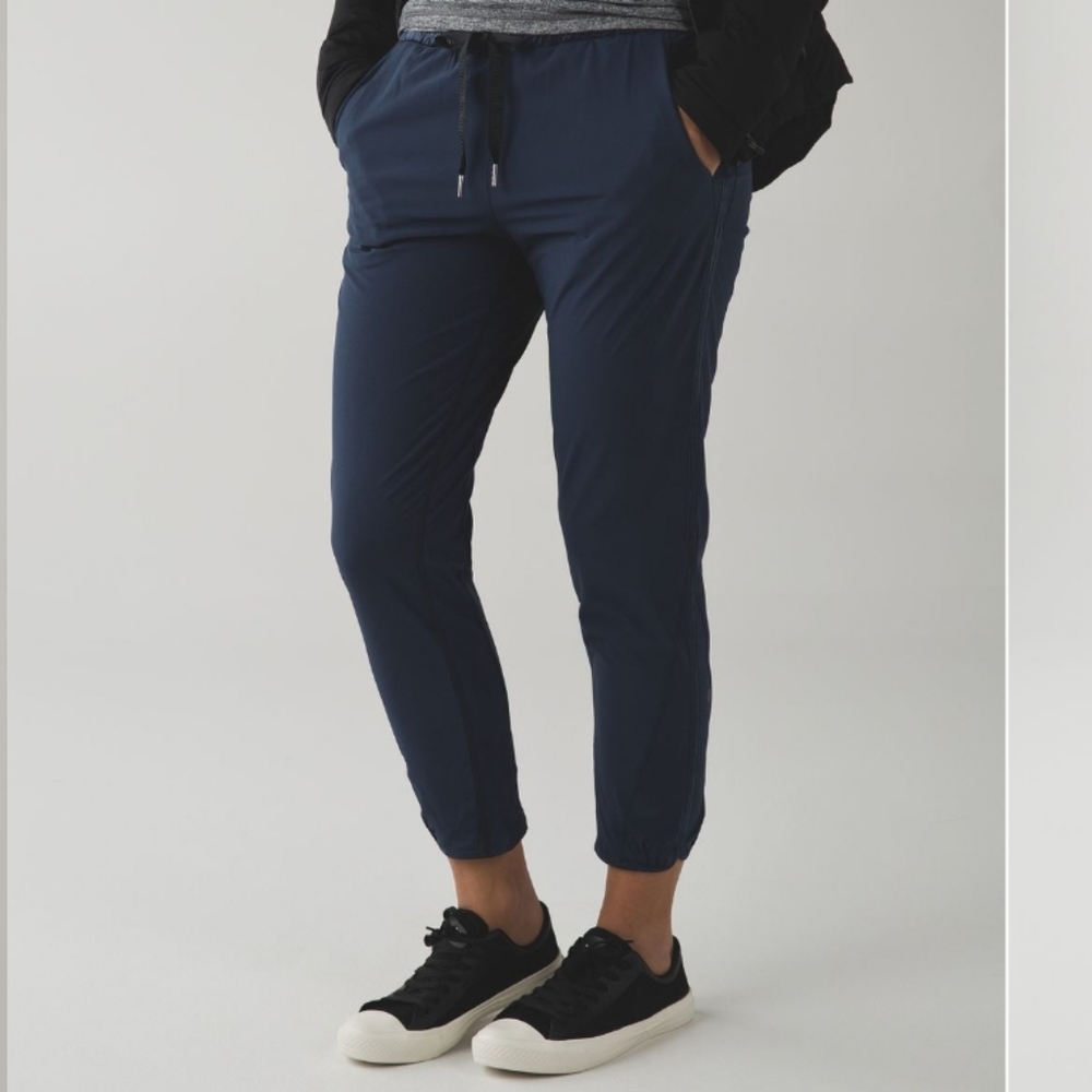 🍋 Size 2 🍋 LULULEMON On the Go Jogger